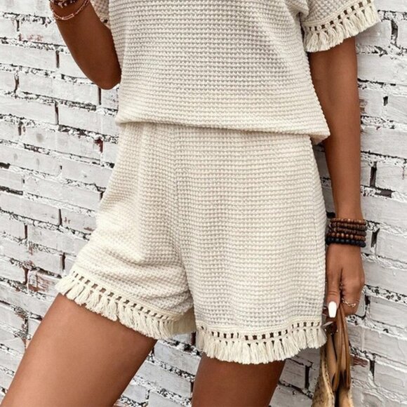 NWT Beige Fringe Trim Textured Short Two Piece Set - Picture 3 of 4